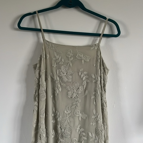 NAKD embroidered maxi dress in light green - Picture 8 of 14
